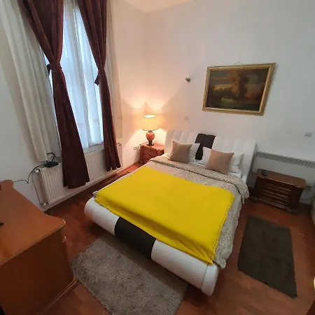 Prenociste Nikolas Grand *