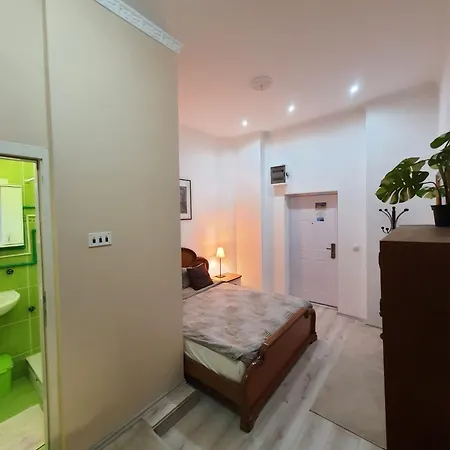 Prenociste Nikolas Grand *