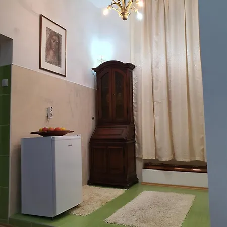 Prenociste Nikolas Grand