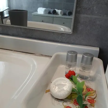 Prenociste Nikolas Grand *