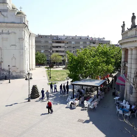 Prenociste Nikolas Grand Lejlighed