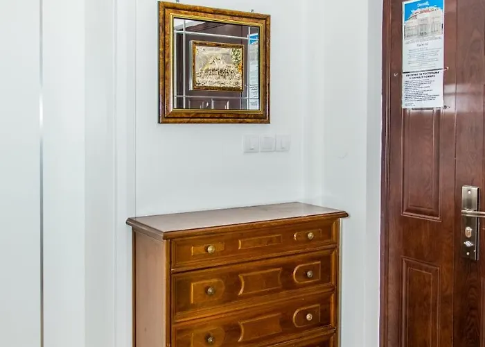 Prenociste Nikolas Grand 스메데레보