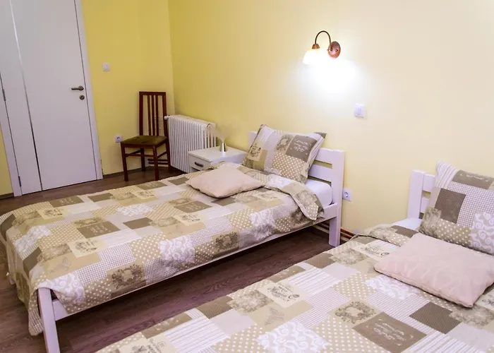 Prenociste Nikolas Grand